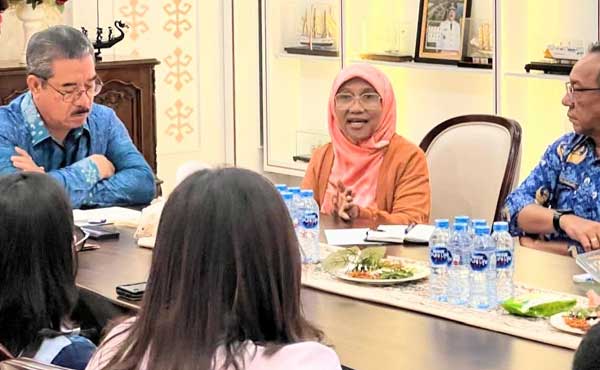 Saadiah Uluputty Inisiasi Pertemuan