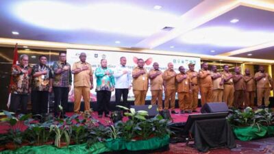 Forum Koordinasi 6 Gubernur se-Tanah Papua Hasilkan 5 Kesepakatan-Catatan Penting 12 6 Gubernur di Timika Forum Resmi Ditutup