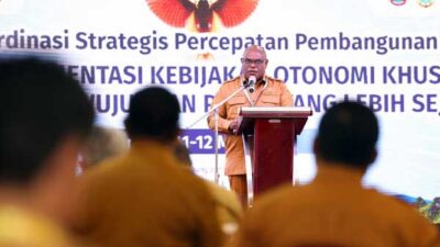 Soroti Tantangan Pembangunan di Papua, Gubernur Meki Tegas Sebut 2 Fakta Ini 8 6 Gubernur se Tanah Papua kumpul di Timika2