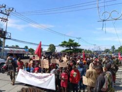Dua Aksi Demo Warnai Kota Timika di Momen Hari Buruh-Integrasi Papua ke NKRI