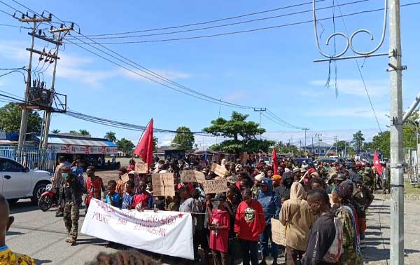 Aksi Demo 1 Mei 2026 di Timika