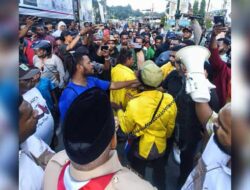 Aksi Demo Berujung Anarkis di Manokwari, Gubernur Papua Barat pun Dihadang