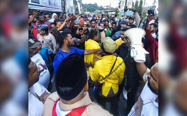 Aksi Demo Anarkis di Manokwari