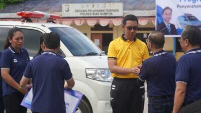 BRI Bantu Vias CSR Mobil Ambulans ke Polres Biak