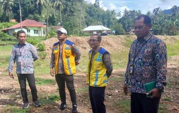 BWS Maluku Keruk Sungai Tawiri2