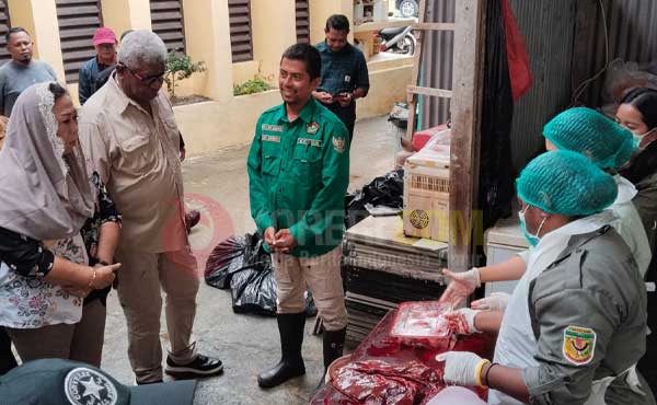 Bupati Rettob Apresiasi Pemotongan Hewan Kurban di Gedung LDII Mimika 2 Bupati JR Apresiasi Pemotongan Hewan Kurban2