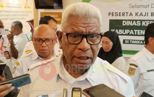 Pemkab Mimika Bangun Rumah untuk Nakes dan Guru di Pedalaman-Pesisir 1 Bupati JR Korericom 6