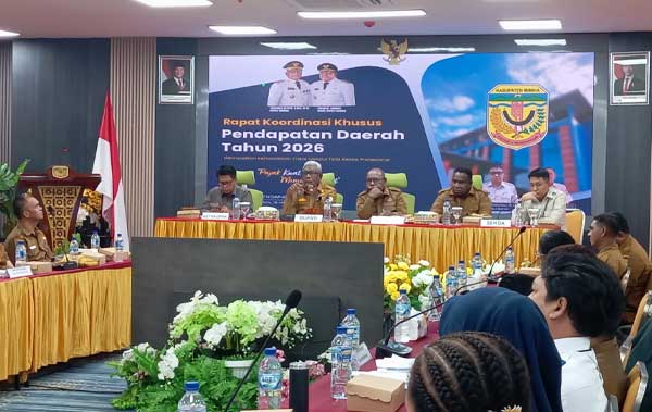 Bupati JR Rakorsus OPD Pendapatan Daerah