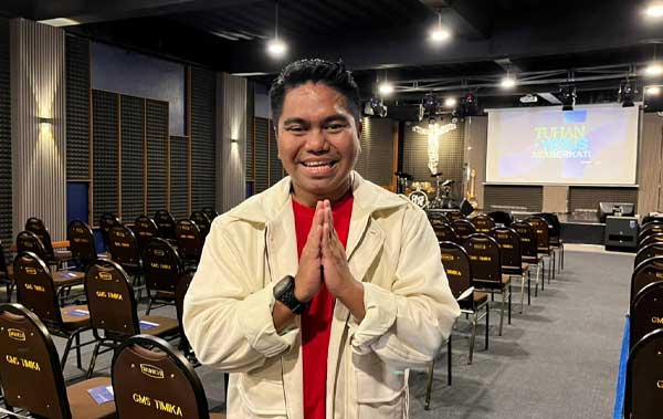 Gembala GMS Timika Iwan Sumandak