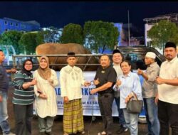 Ketum Kadin Maluku Berkurban di Masjid Al Fatah, Perkuat Solidaritas-Kepedulian Sosial