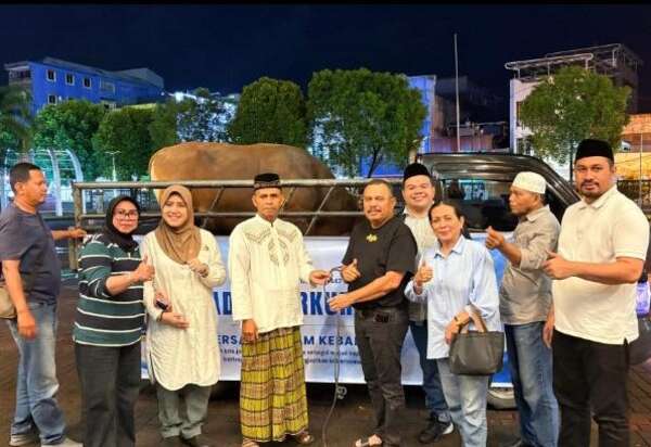 Ketum Kadin Maluku Berkurban di Masjid Al Fatah, Perkuat Solidaritas-Kepedulian Sosial 1 IMG 20260527 WA00352