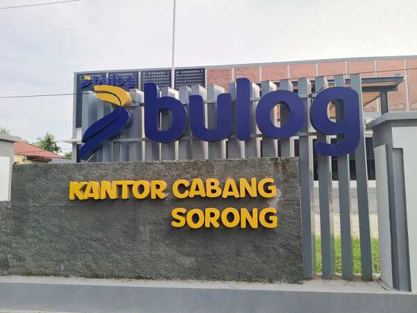Bulog Sorong Pastikan Stok Beras-Minyak Goreng di PBD Aman 3 Bulan Kedepan 2 IMG 20260515 124004