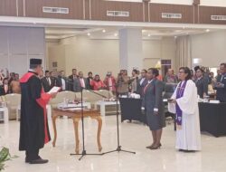 KPT Papua Barat Resmi Lantik Maria Jitmau Jabat Wakil Ketua III DPRP PBD