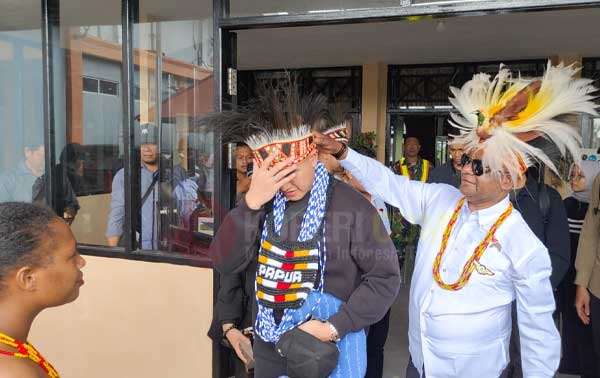 Kaesang Tiba Papua Barat2