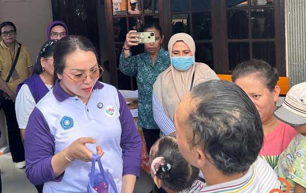 Kembali Tinjau Posyandu, Lisa Wattimena Tekankan 6 SPM-Cegah Stunting Sejak Dini 2 Lisa Wattimena Kunjungi 2 Posyandu lg2