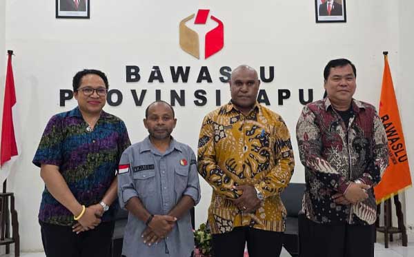Methodius Kossay Forum KECAPI Bawaslu Papua2