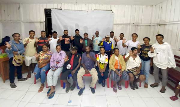 Nobar Film “PESTA BABI" di Mantembu Jadi Ruang Refleksi Budaya-Masa Depan Papua 3 Nonton Film PESTA BABI di Mantembu3
