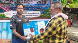 Ondofolo Waena Berbagi Sembako ke Mhsiswa Wamena2