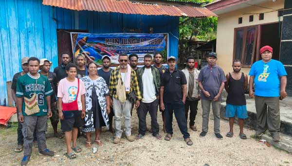 Ondofolo Waena Berbagi Sembako ke Mhsiswa Wamena3