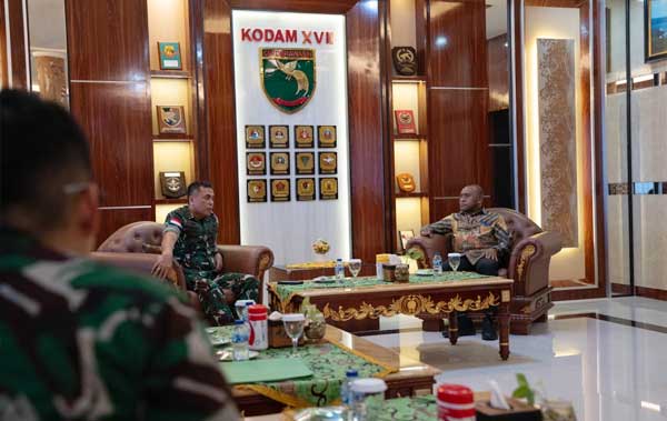 PLN-Kodam Cenderawasih Kolaborasi Perkuat Pengamanan Infrastruktur dan Pemerataan Listrik Papua 2 PLN Kodam XVII Cenderawasih2