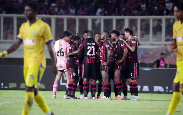 Persipura vs Persiku Menag Tapi Harus Playoff