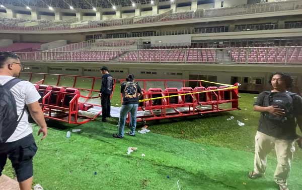 Polda Papua Rusuh Stadion Lukas Enembe