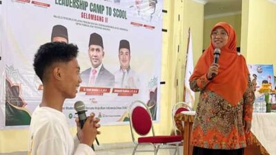 Leadership Camp to School Gelombang I: Saadiah Ajak Generasi Muda Peduli Lingkungan 21 Saadiah Uluputty Leadership Camp to School Gelombang I
