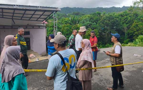 Saadiah Uluputty Tinjau Lokasi Longsor BTN Gadihu