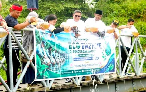 Walkot BW sambut Waisak 2570 BE