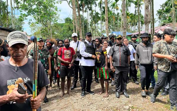 2 Kubu Konflik di Kwamki Narama Akhirnya Berdamai, Ada Pesan dan Harapan 2 2 Kubu Konflik Kawamki Narama Berdamai3