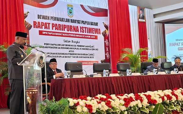 Rekomendasi BPK RI Siap Ditindaklanjuti, Ini Penegasan Gubernur Papua Barat 2 Gub PB Rekomendasi LHP BPK 2025 2