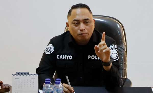 2 Polisi Penganiaya Ketua Partai Garuda Kota Jayapura Hadapi Ancaman Ini 1 Kabid Humas Polda Pap KombesPol Cahyo