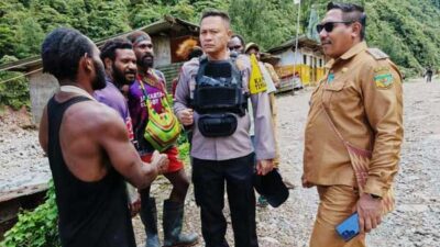 Tanggapi Unggahan Oknum Nakes, Kadistrik: “Koordinasi Supaya Jangan Ada Dusta Diantara Kita” 14 Kadistrik Tembagapura Dev Richard Tatiratu