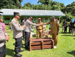 Kunjungi Wapoga Bawa Bantuan, Masyarakat Sambut Hangat Kapolda Papua Tengah