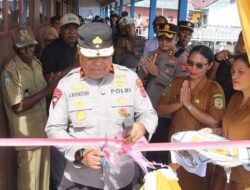 Kapolda Papua Tengah Penuhi Janji, Resmikan MCK Sekolah di Amamapare