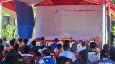 Ketua Golkar Maluku Nobar Warga Tulehu