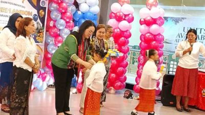 Bunda Lisa Lepas 38 Siswa TK Negeri 1 Ambon, Tekankan Pendidikan Karakter Sejak Dini 19 LIsa Wattimena Lepas 38 Siswa TKN 1 Ambon 1