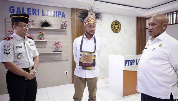 Kunjungi Lapas Biak, Legislator Mandenas Dialogkan Isu Overcapacity- Kesejahteraan WBP 2 Lapas Biak Yan Mandenas Kunjungi