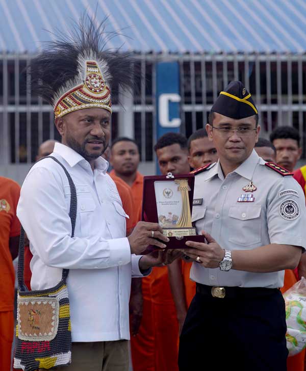 Kunjungi Lapas Biak, Legislator Mandenas Dialogkan Isu Overcapacity- Kesejahteraan WBP 3 Lapas Biak Yan Mandenas Kunjungi3