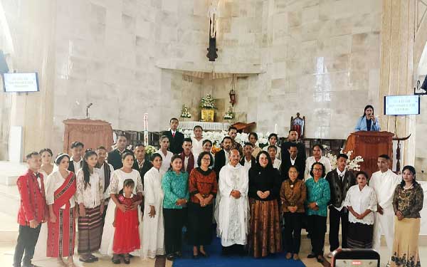 Lisa Wattimena Nikah Massal 14 Pasangan