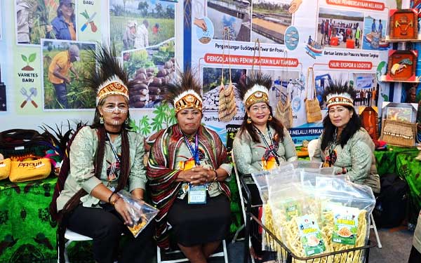 Wabup Mimika Hadiri Pembukaan PENAS KTNA XVII di Gorontalo 3 PENAS KTNA XVII di Gorontalo2
