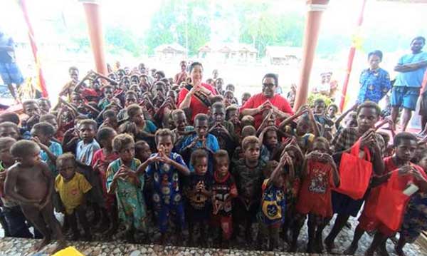 Bunda PAUD Motivasi Anak-anak Potowaiburu Rajin Sekolah, Tanamkan Mimpi Sejak Dini 3 PKK Mimika Kunker Potowaiburu3
