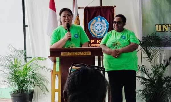 PKK Mimika Tanam Kelor di Nawaripi3