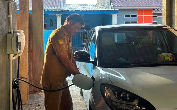 PLN Dukung Percepatan Transisi Energi di Tanah Papua 3 PLN Pengendara Mobil Listrik di Papua3