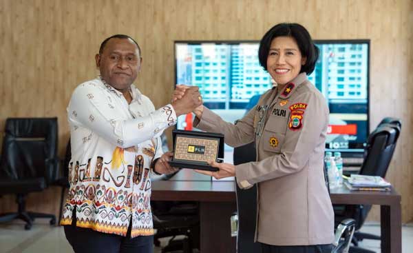 PLN Polda PB Sukses Pesparawi Nas 14 Manowari