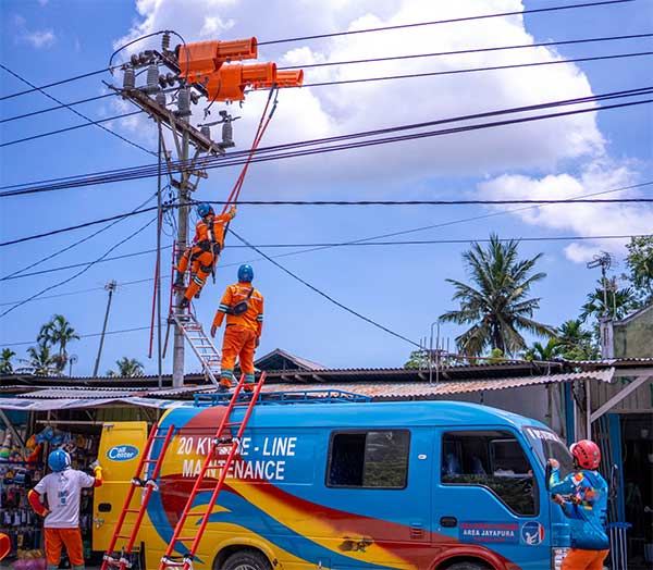 Tim Elit PDKB PLN Jaga Keandalan Listrik, Berhasil Selamatkan Jutaan kWh di Papua 3 PLN Tim Elit PDKB Jaga Keandalan Listrik3