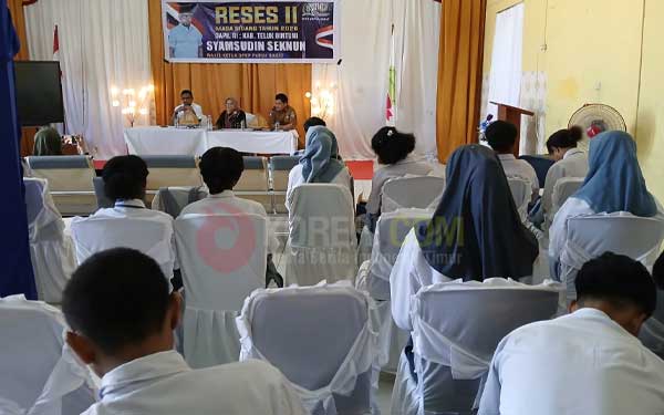 Reses Bersama Siswa SMA Harmony School, Sase Sosialisasikan Program Papua Barat Cerdas 2 Sase Reses SMA Harmony Bintuni2