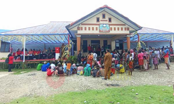 PKK Mimika Turun ke Potowaiburu: Perkuat Program Kampung-Lantik Pengurus Distrik 3 TP PKK Mimika kunker Distrik MTJ2