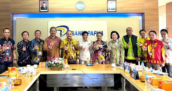 Yanni Banka Papua Ekonomi OAP2