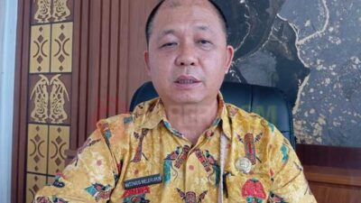 Disdik Mimika Bantah Informasi “Abunawas” di Balik Temuan BPK Dana BOS 2025 16 Alex Welerubun Kadis Dik Mimika2